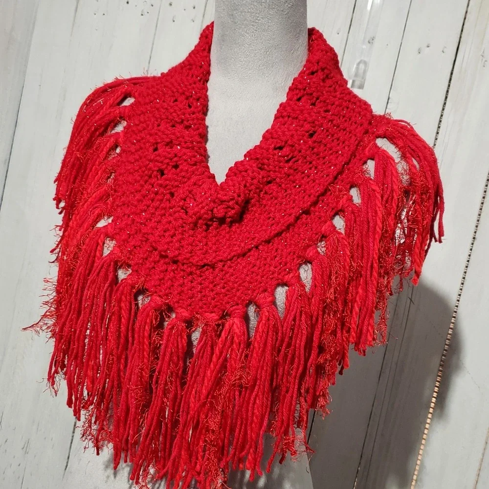 NEW‎ Hand Knitted Red Metallic Boho Cowl Scarf Fringe Shimmer Festive Glam Party